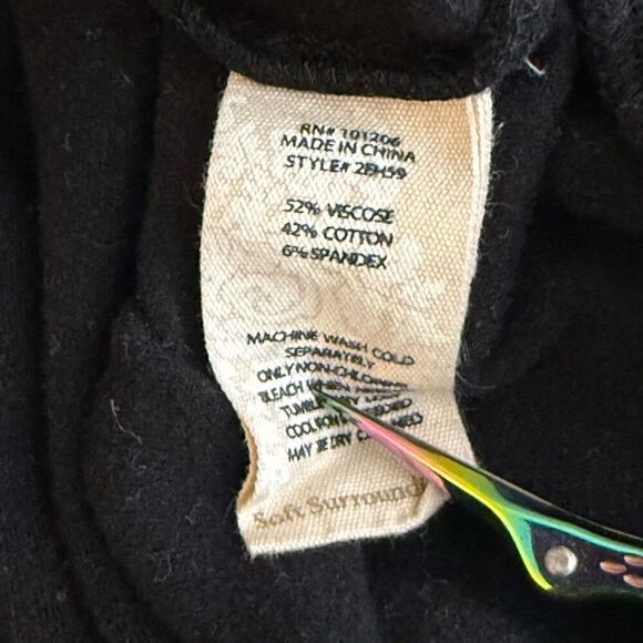 Soft Surroundings Black with Gold Stitching Crewneck Sweatshirt - Women’s US XS - Picture 7 of 7